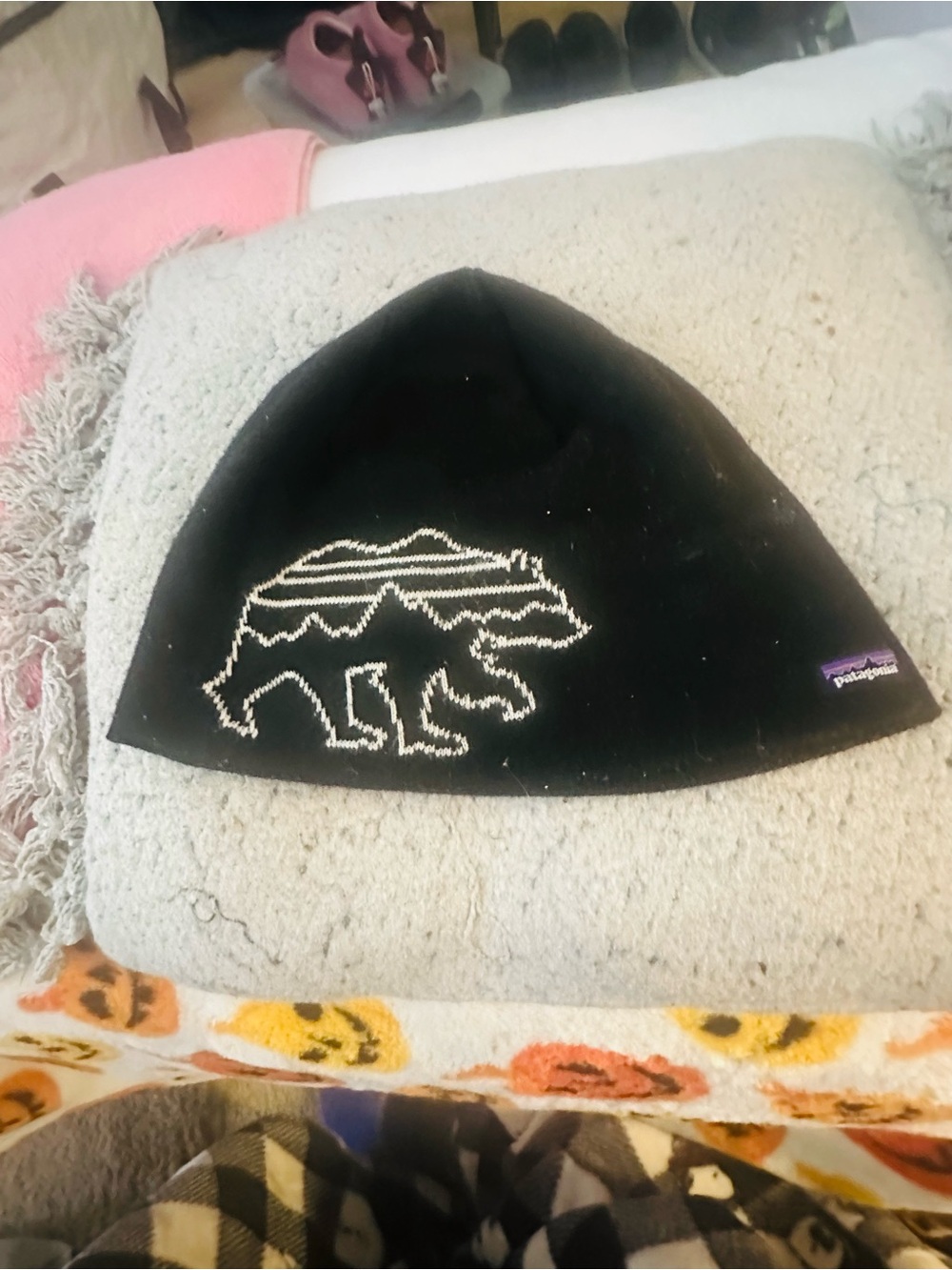 PATAGONIA FITZ ROY BEAR BEANIE BLACK WITH WHITE BEAR &&&&& UNISEX &&&&
